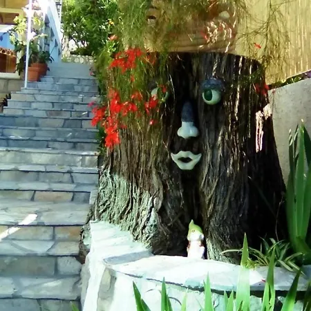 Green Harmony - Studio With Terrace And Shared Swimming ... Apartmán