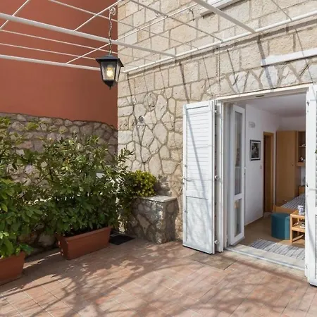 Green Harmony - Studio With Terrace And Shared Swimming ... Apartmán Mlini